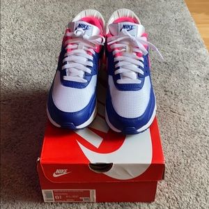 COPY - Nike Womens Air Max 90 Flyease, Size 8
